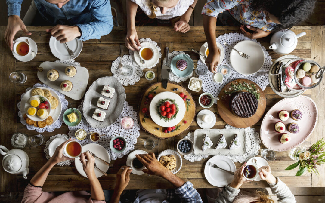 Tematyczne przyjęcia kulinarne: pomysły i przepisy na niezapomniane imprezy
